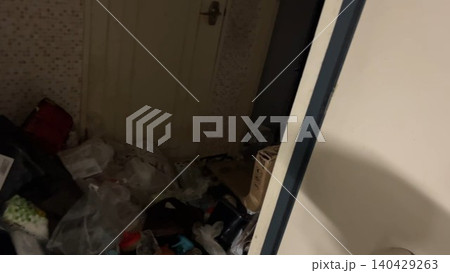 ゴミ屋敷 ゴミ屋敷 140429263