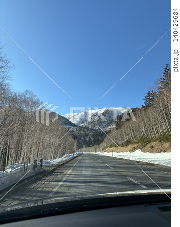春の北海道のドライブ 140429684