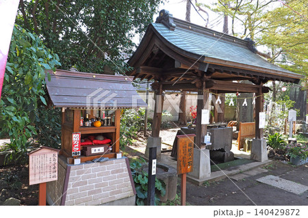 敷島神社  手水舎（埼玉県志木市） 140429872