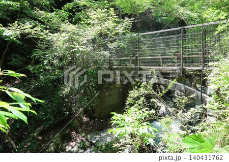 ◇布引の滝 「谷川橋(国指定重要文化財)」/ 神戸市中央区 ◇布引の滝 「谷川橋(国指定重要文化財)」/ 神戸市中央区 140431762
