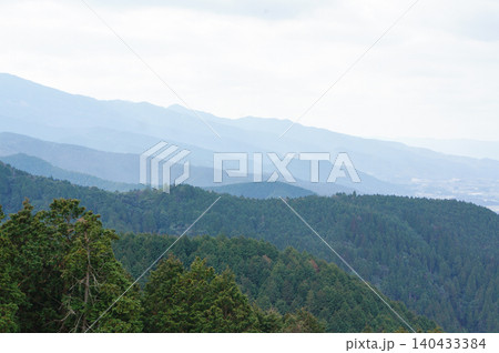 熊本県の美しい山並みが広がる清々しい自然風景 熊本県の美しい山並みが広がる清々しい自然風景 140433384