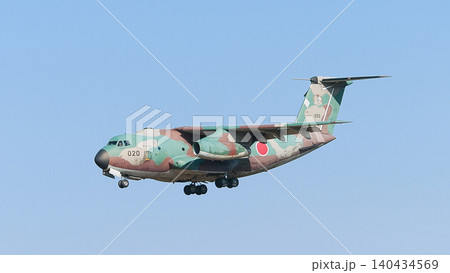 着陸進入する航空自衛隊C-1輸送機 着陸進入する航空自衛隊C-1輸送機 140434569