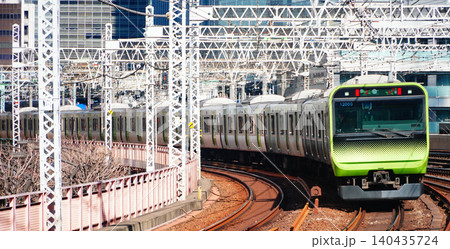 山手線の電車 山手線の電車 140435724
