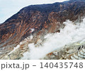 大涌谷・噴煙を上げる硫黄山 大涌谷・噴煙を上げる硫黄山 140435748