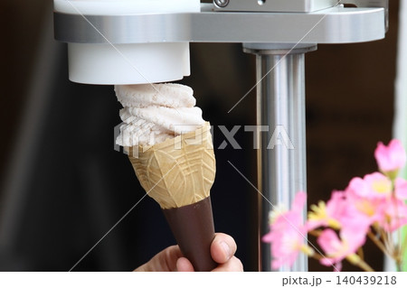 きれいに巻き上げられたソフトクリーム きれいに巻き上げられたソフトクリーム 140439218