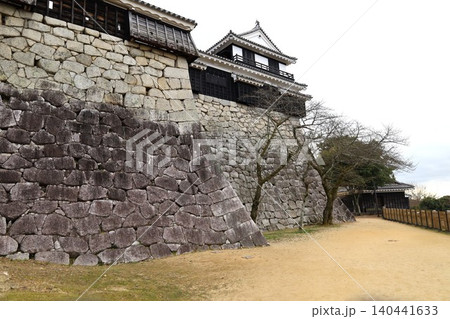 愛媛県松山市にある松山城の場内風景 愛媛県松山市にある松山城の場内風景 140441633