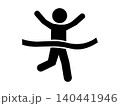 陸上競技で走るランナーのピクトグラム 140441946