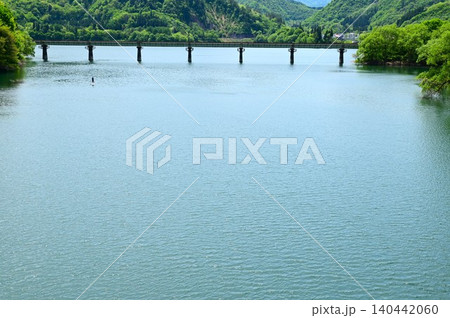 錦秋湖は満水状態(和賀川第一橋梁) 錦秋湖は満水状態(和賀川第一橋梁) 140442060