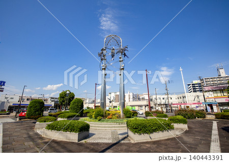 西鉄大牟田線の西鉄小郡駅前のロータリーの風景 140443391