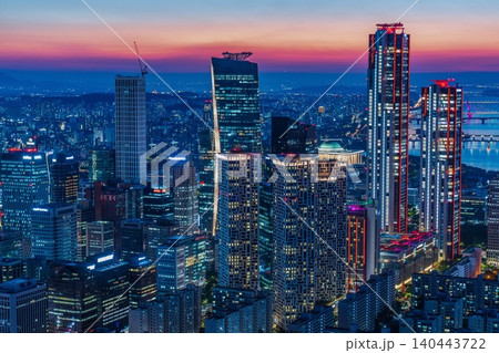 Beautiful night view of Yeouido financial district skyscrapers with bright office lights in Seoul, South Korea 140443722