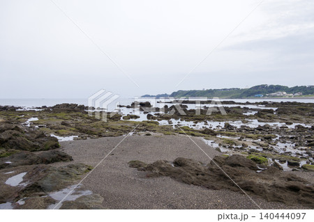 梅雨時期の和田長浜海水浴場 梅雨時期の和田長浜海水浴場 140444097