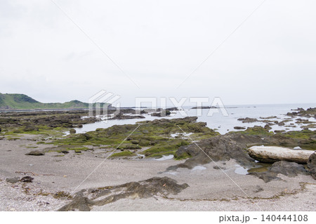梅雨時期の和田長浜海水浴場 梅雨時期の和田長浜海水浴場 140444108