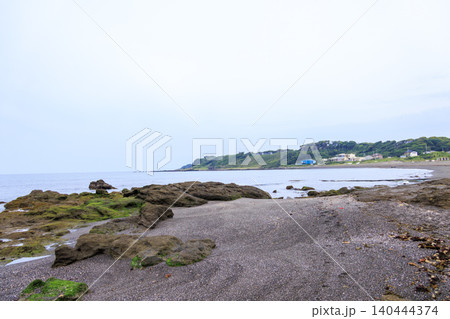 梅雨時期の和田長浜海水浴場 梅雨時期の和田長浜海水浴場 140444374
