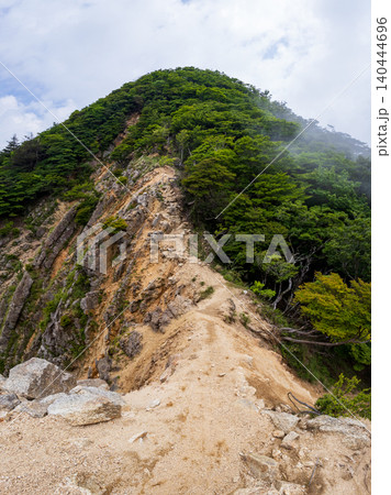 釈迦ヶ岳（三重・滋賀）大蔭のガレ 140444696