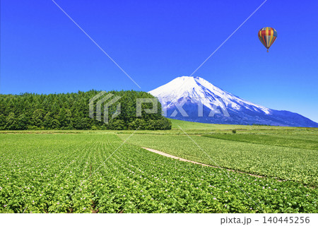 道東地方の美しい田園風景と富士山合成 道東地方の美しい田園風景と富士山合成 140445256