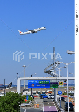 離陸、上昇する旅客機 離陸、上昇する旅客機 140446987