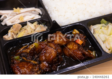 おいしい黒酢酢豚の中華弁当 おいしい黒酢酢豚の中華弁当 140448261