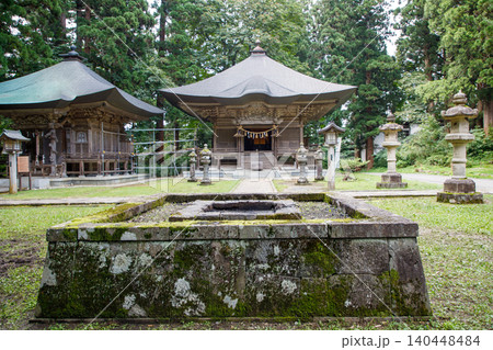 山形 鶴岡 羽黒山開山堂蜂子神社 山形 鶴岡 羽黒山開山堂蜂子神社 140448484