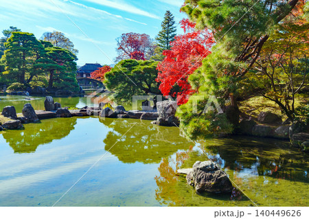 紅葉のある風景　桂離宮 140449626