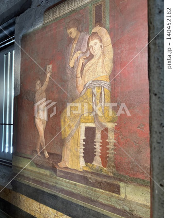 ポンペイの赤い壁画_壁画の女性と目が合っているような感動_イタリア_ポンペイ ポンペイの赤い壁画_壁画の女性と目が合っているような感動_イタリア_ポンペイ 140452182