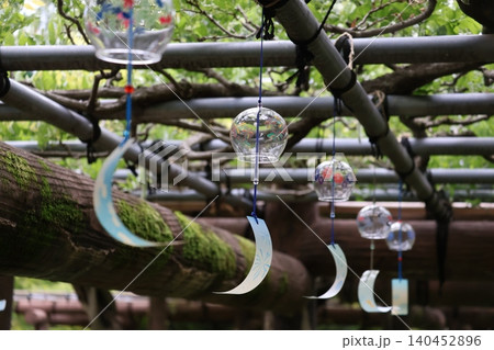 風鈴の音色が揺れる 風鈴の音色が揺れる 140452896