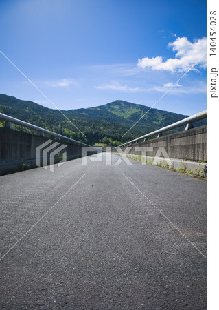 岐阜県恵那市の中野方ダムと笠置山 岐阜県恵那市の中野方ダムと笠置山 140454028