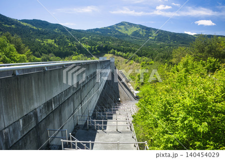 岐阜県恵那市の中野方ダムと笠置山 岐阜県恵那市の中野方ダムと笠置山 140454029