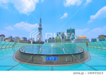愛知県名古屋市、水の宇宙船から見た名古屋テレビ塔の風景 愛知県名古屋市、水の宇宙船から見た名古屋テレビ塔の風景 140455023