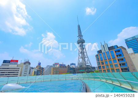 愛知県名古屋市、水の宇宙船から見た名古屋テレビ塔の風景 愛知県名古屋市、水の宇宙船から見た名古屋テレビ塔の風景 140455028