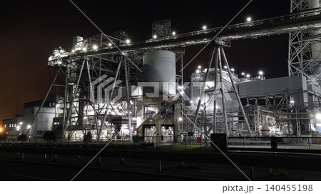 日本製紙石巻fEC雲雀野発電所(宮城県石巻市)の工場夜景 日本製紙石巻fEC雲雀野発電所(宮城県石巻市)の工場夜景 140455198