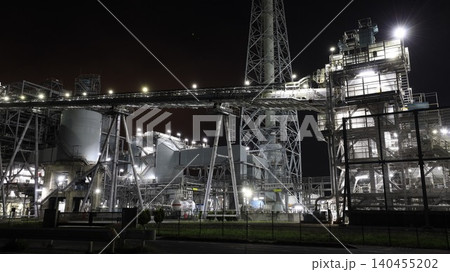 日本製紙石巻fEC雲雀野発電所(宮城県石巻市)の工場夜景 日本製紙石巻fEC雲雀野発電所(宮城県石巻市)の工場夜景 140455202
