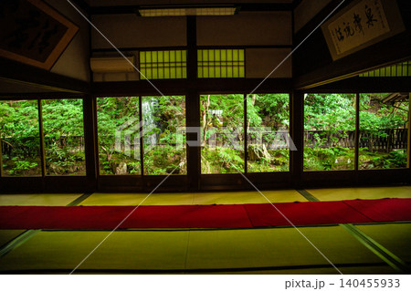 京都・南禅寺 滝の間と新緑の庭 京都・南禅寺 滝の間と新緑の庭 140455933