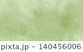 暗い緑色の水彩絵の具が画用紙に滲む背景イラスト 140456006