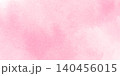かわいいピンク色の水彩絵の具が淡く画用紙に滲む背景イラスト 140456015
