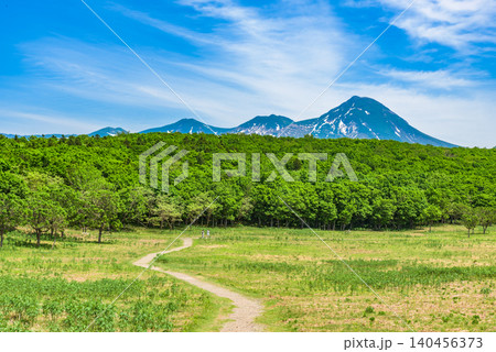 世界遺産　知床　知床連山　北海道 140456373