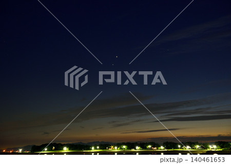 金星と木星　西空のランデブー 140461653