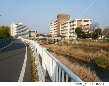 集合住宅の春 集合住宅の春 140465317