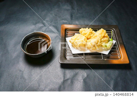 外はサクサク中はふんわり天ぷら盛り合わせの和食時間 外はサクサク中はふんわり天ぷら盛り合わせの和食時間 140468814