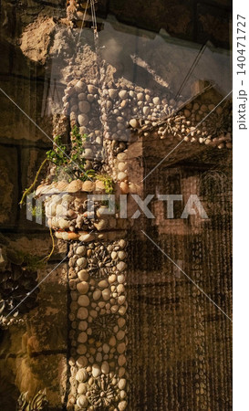 Seashell decorations adorning stone wall in croatia during summer vacation Seashell decorations adorning stone wall in croatia during summer vacation 140471727