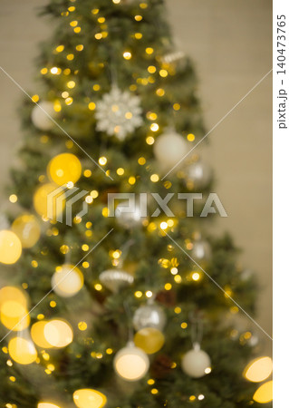 ぼかしたクリスマスツリーの背景素材 ぼかしたクリスマスツリーの背景素材 140473765
