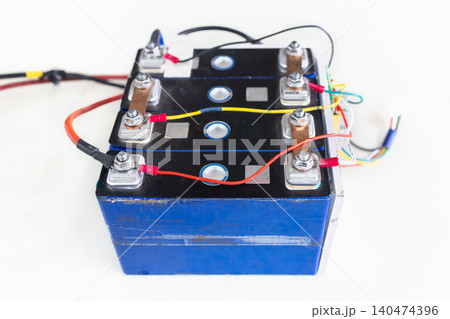 50Ah Lithium phosphate battery 4 cells connected in series makes a 12 voltage with BMS wiring. 50Ah Lithium phosphate battery 4 cells connected in series makes a 12 voltage with BMS wiring. 140474396