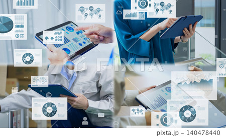 タブレットPCを使う人々と統計データ タブレットPCを使う人々と統計データ 140478440