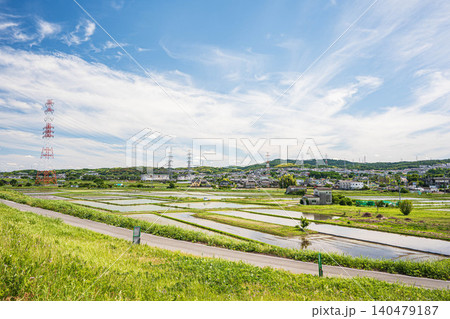 木津川堤防上からの田園風景 京都府京田辺市 木津川堤防上からの田園風景 京都府京田辺市 140479187