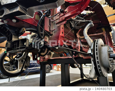 Detailed overview of automobile components accompanied by descriptive explanations of each part 140480703