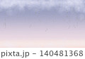 透明な雫が滴る幻想的な背景 テキストスペース付き雨イメージ素材 140481368