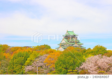 大阪府大阪市、桜と大阪城の風景 大阪府大阪市、桜と大阪城の風景 140484007
