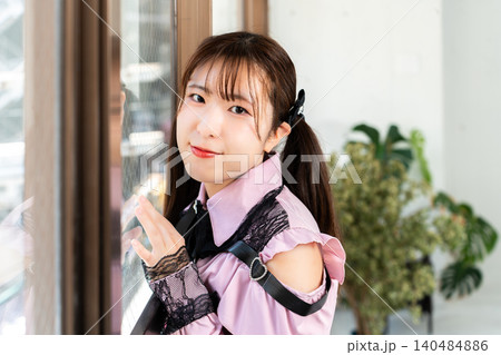 アイドル衣装の女性 アイドル衣装の女性 140484886