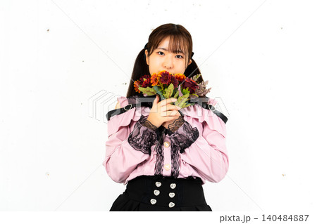 アイドル衣装の女性 アイドル衣装の女性 140484887