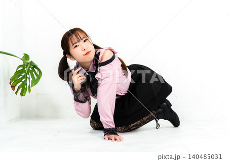 アイドル衣装の女性 アイドル衣装の女性 140485031