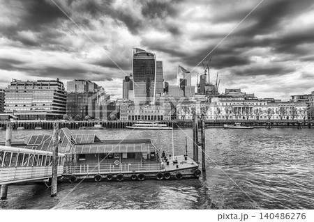 River Thames and city skyline of London, England, UK 140486276